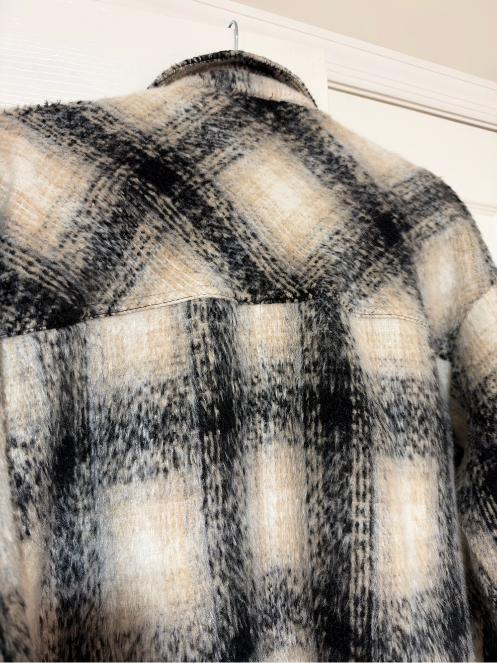 La Hearts Black and Cream Plaid Shacket - Size Medium/Large - Picture 6 of 6